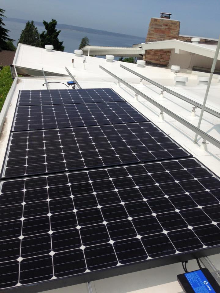 Seattle solar project with Itek solar panels by Pinnacle Roofing