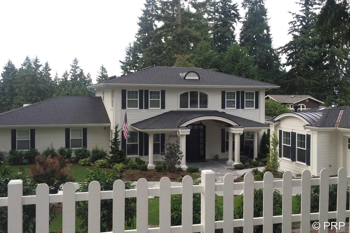CertainTeed Landmark TL shingles on the main house of a Clyde Hill, WA project