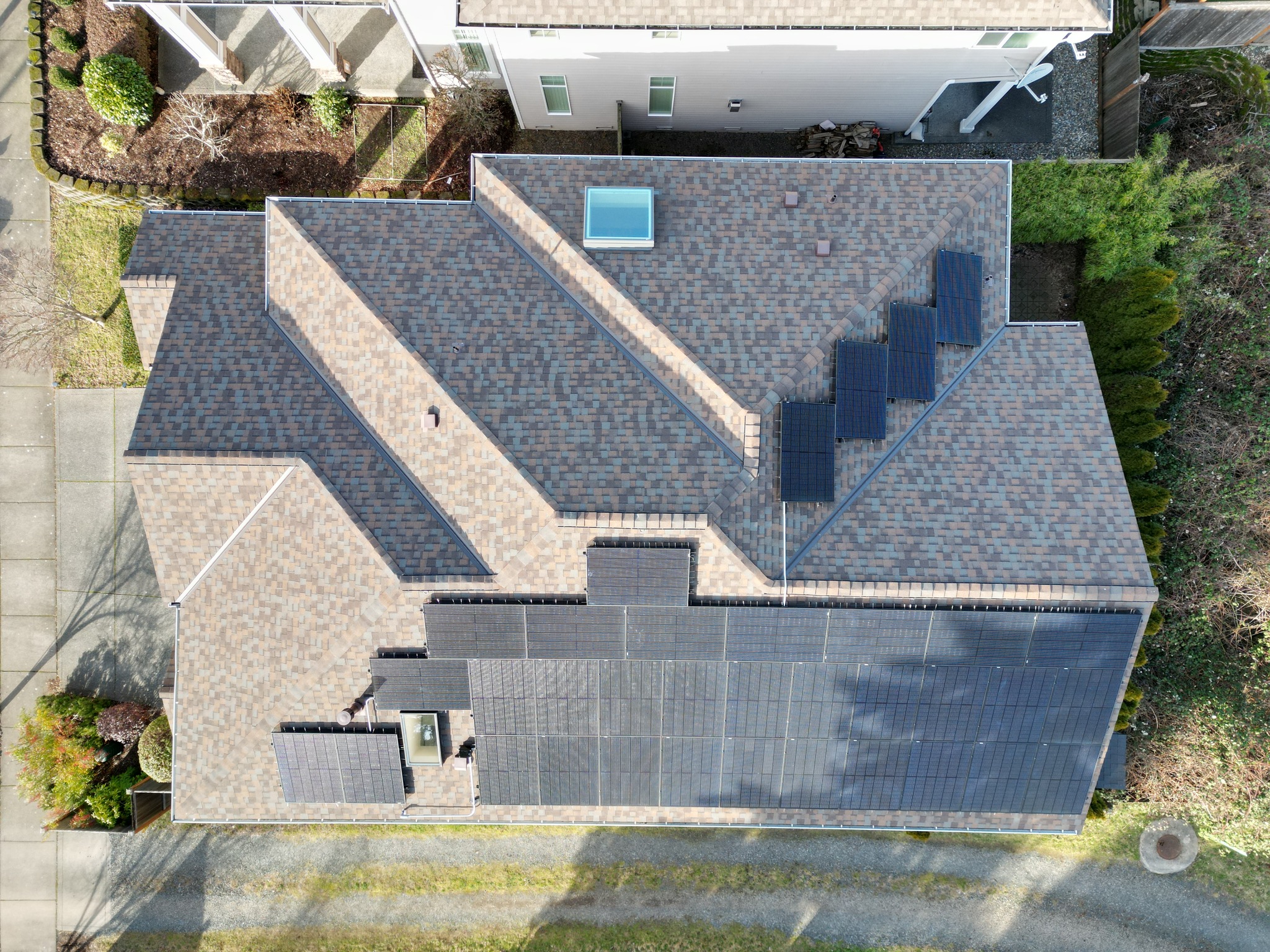 Bothell solar and energy storage system installed on residential roof